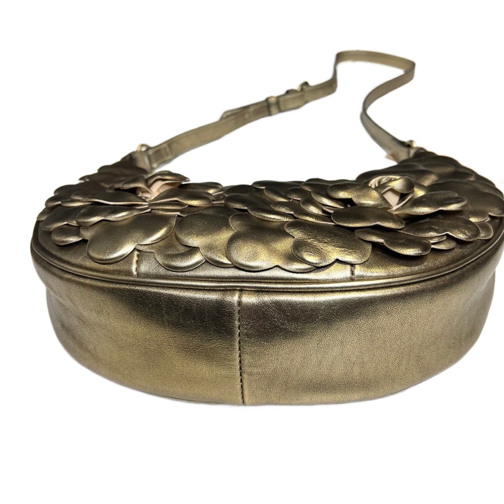 Metallic gold floral Patricia Nash handbag - Picture 3 of 5